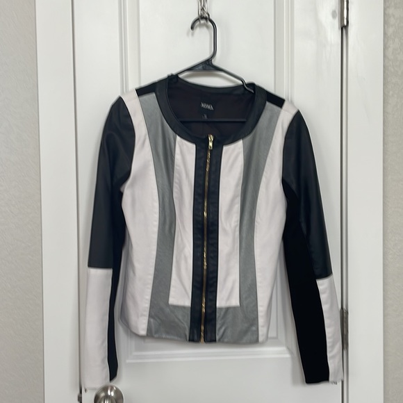 Moto style jacket that fits like a small - Picture 2 of 13